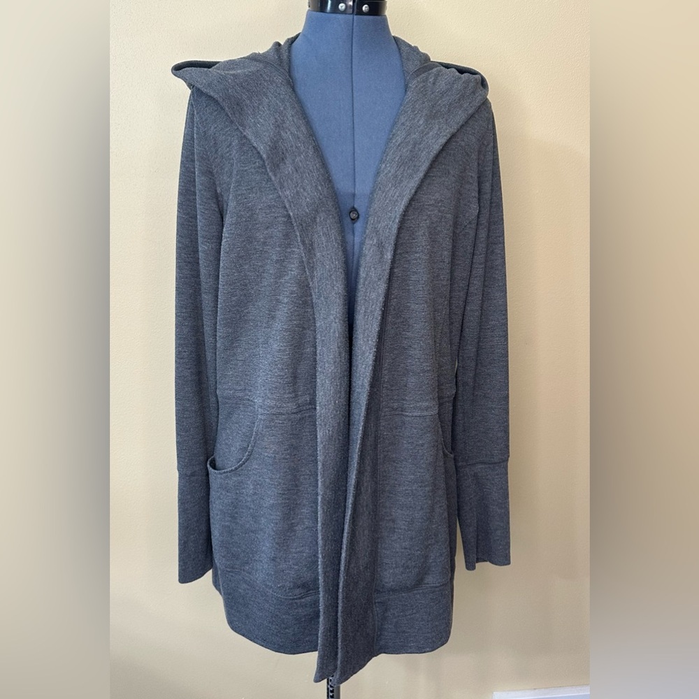 Duluth Trading Company women’s gray hooded sweater/jacket